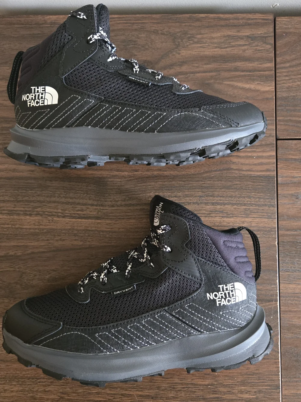 The North Face Youth Fastpack Hiker Mid Waterproof Boots Youth Size 4 Black